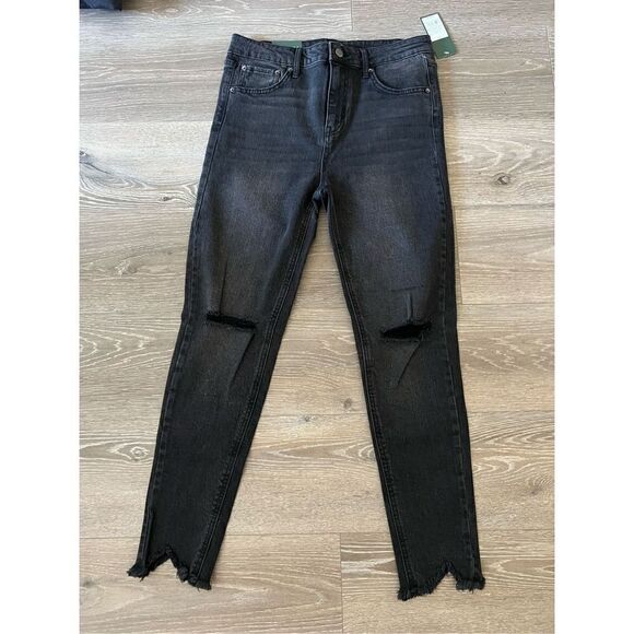NWT Wild Fable Black Rinse Distressed Jean - Raw Hem Size 10 - Picture 1 of 4